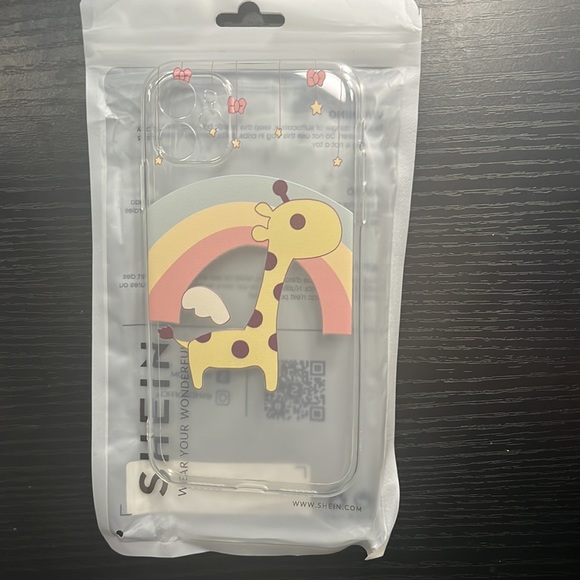 Giraffe & rainbow iPhone 11 case - Picture 2 of 4